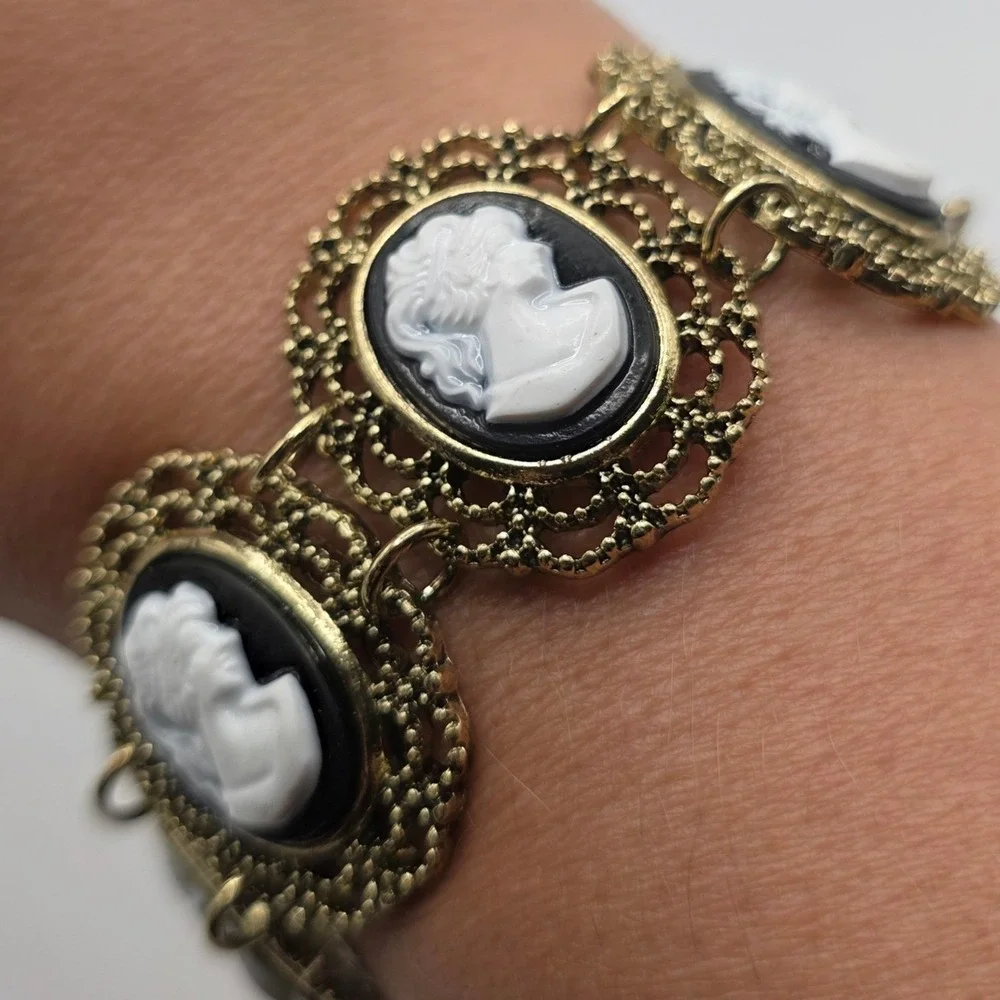 LHY Vintage Style Cameo Bracelet Gold Tone Black White Victorian Filigree Link